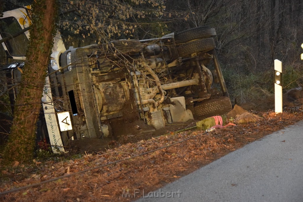 Container LKW umgestuerzt Koeln Brueck Bruecker- Dellbruecker Mauspfad P073.JPG - Miklos Laubert